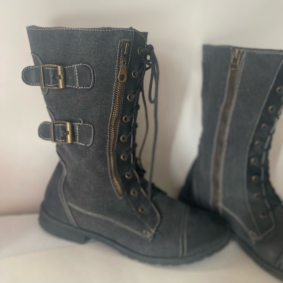 Boots - Picture 15 of 15